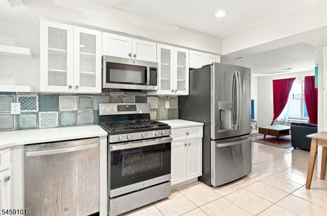 272 Walnut St 5D, Newark City, NJ 07105