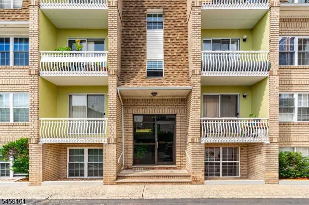 272 Walnut St 5D, Newark City, NJ 07105