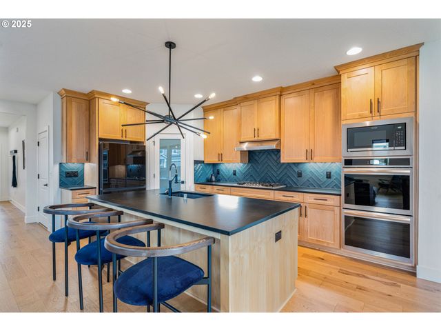 12518 Ne 102ND Way, Vancouver, WA 98682