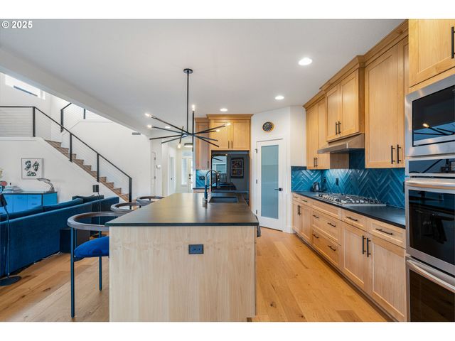 12518 Ne 102ND Way, Vancouver, WA 98682