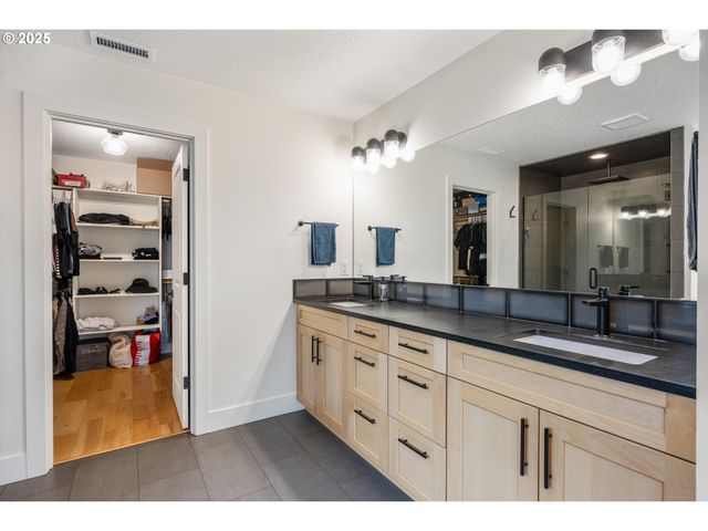 12518 Ne 102ND Way, Vancouver, WA 98682