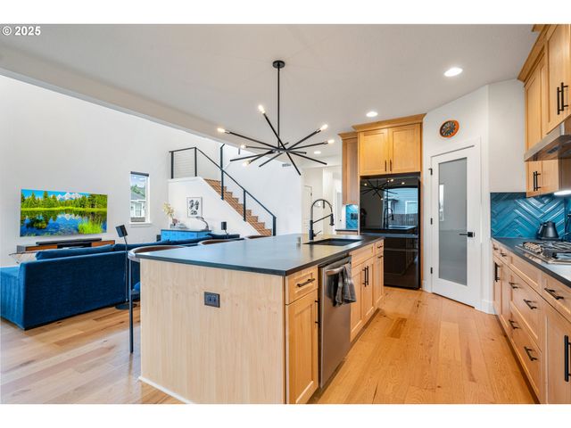 12518 Ne 102ND Way, Vancouver, WA 98682