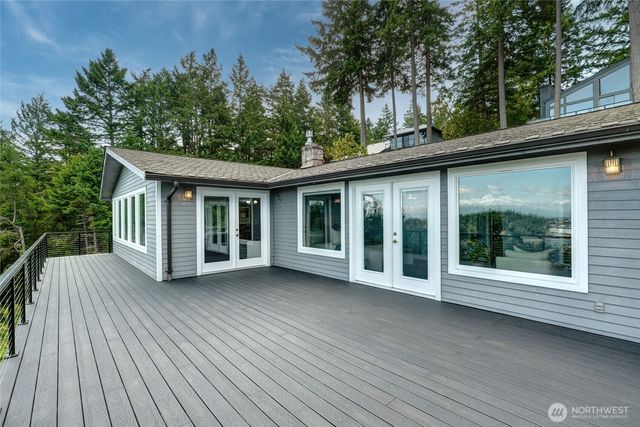 573 Klamath Drive, La Conner, WA 98257