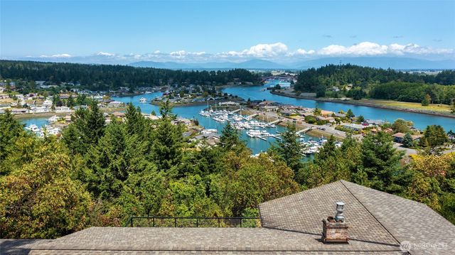 573 Klamath Drive, La Conner, WA 98257