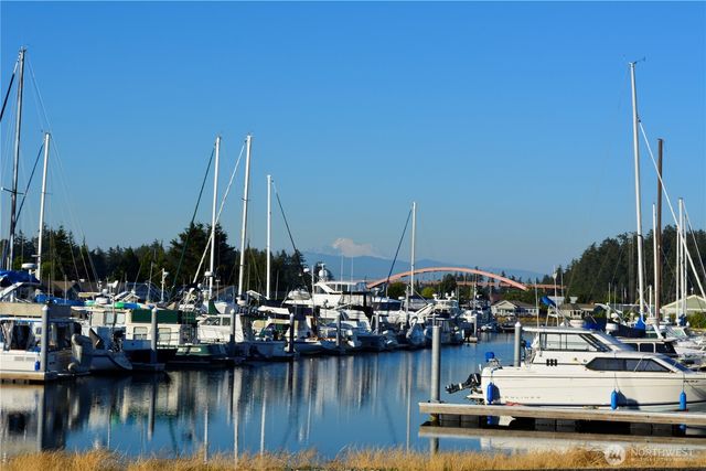 573 Klamath Drive, La Conner, WA 98257