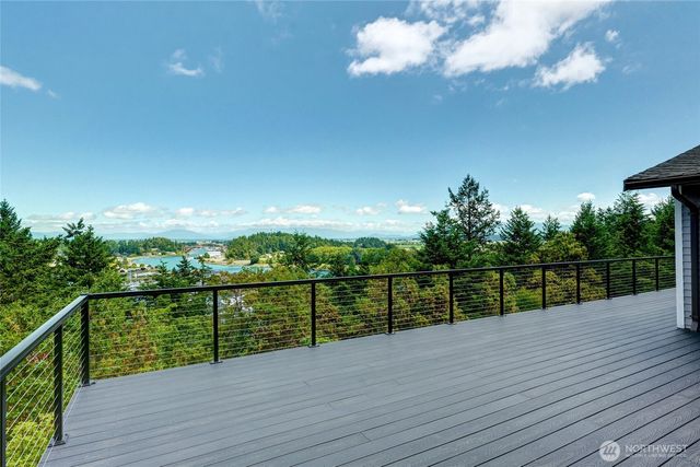 573 Klamath Drive, La Conner, WA 98257