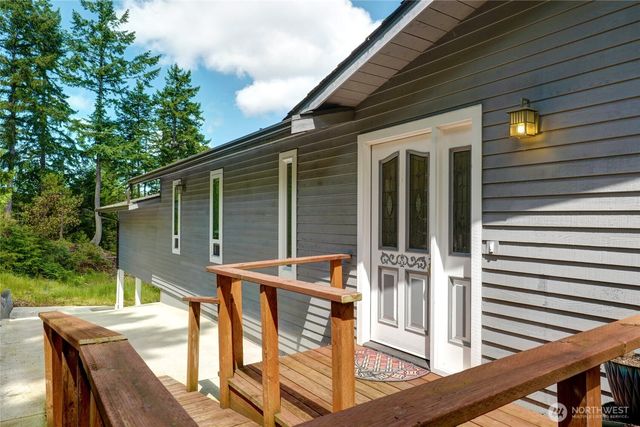 573 Klamath Drive, La Conner, WA 98257