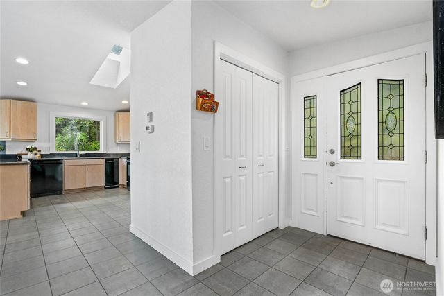 573 Klamath Drive, La Conner, WA 98257