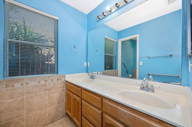 8654 Black Kite Dr, Elk Grove, CA 95624