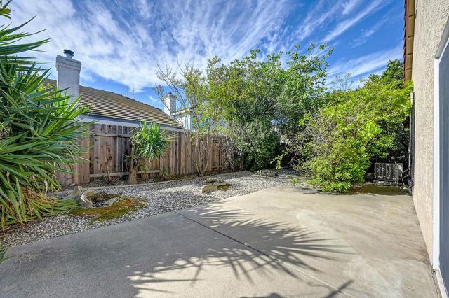 8654 Black Kite Dr, Elk Grove, CA 95624