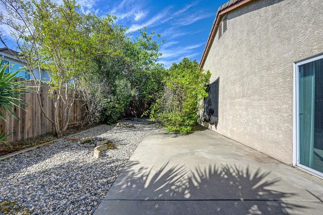 8654 Black Kite Dr, Elk Grove, CA 95624