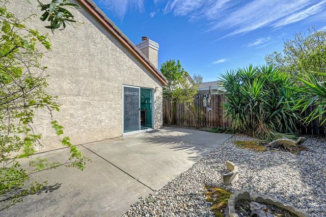 8654 Black Kite Dr, Elk Grove, CA 95624