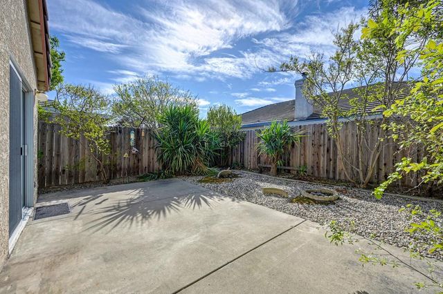 8654 Black Kite Dr, Elk Grove, CA 95624
