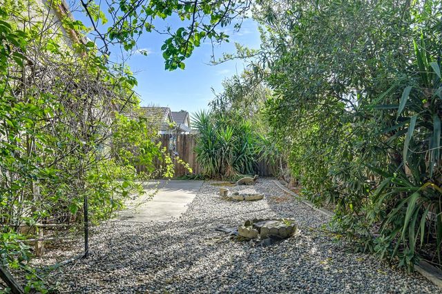 8654 Black Kite Dr, Elk Grove, CA 95624