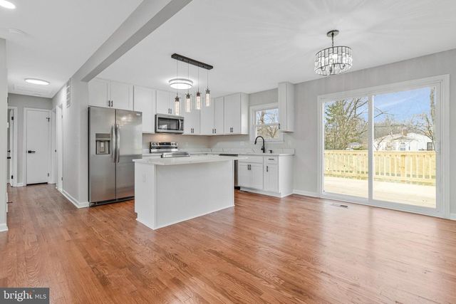 5904 JUSTINA DR, Lanham, MD 20706