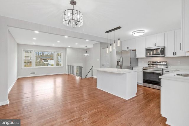 5904 JUSTINA DR, Lanham, MD 20706