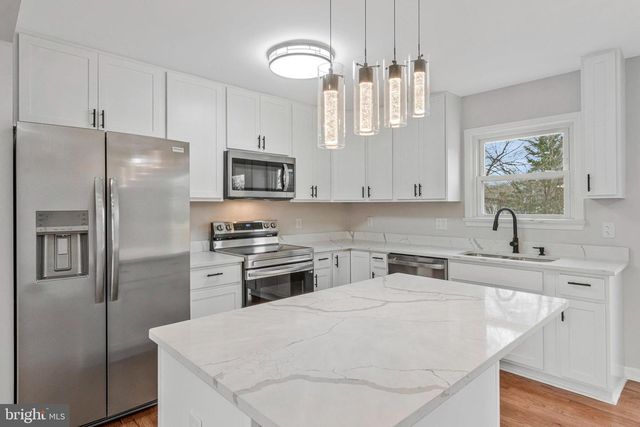 5904 JUSTINA DR, Lanham, MD 20706