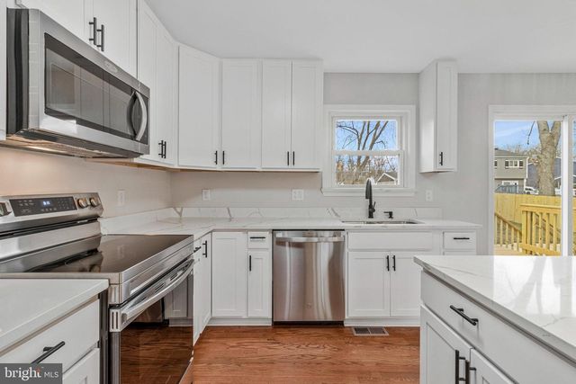 5904 JUSTINA DR, Lanham, MD 20706