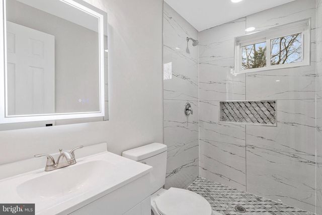 5904 JUSTINA DR, Lanham, MD 20706