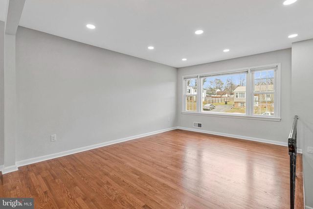 5904 JUSTINA DR, Lanham, MD 20706