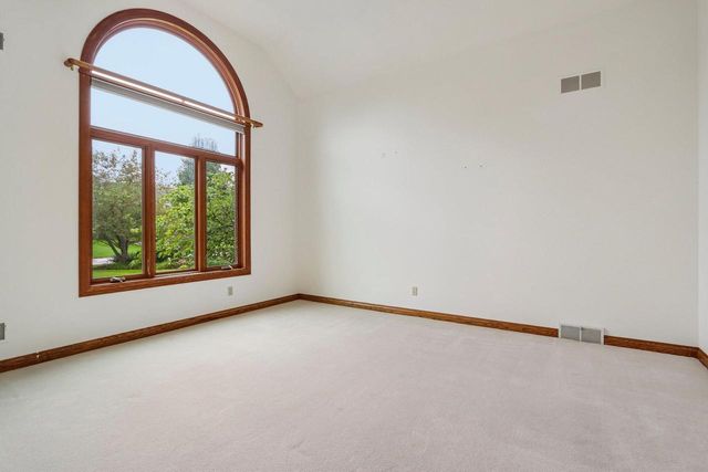 3590 Nassau DRIVE, Brookfield, WI 53045