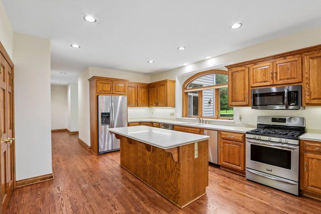 3590 Nassau DRIVE, Brookfield, WI 53045