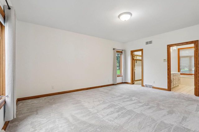3590 Nassau DRIVE, Brookfield, WI 53045