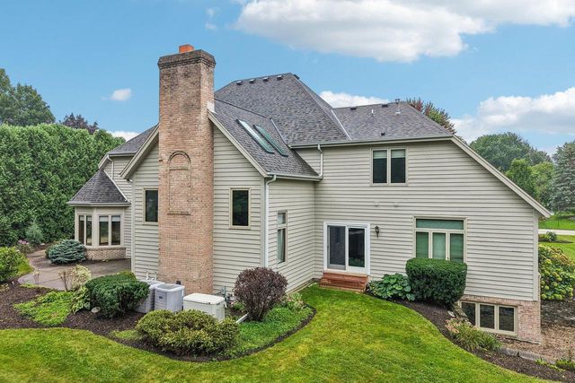 3590 Nassau DRIVE, Brookfield, WI 53045