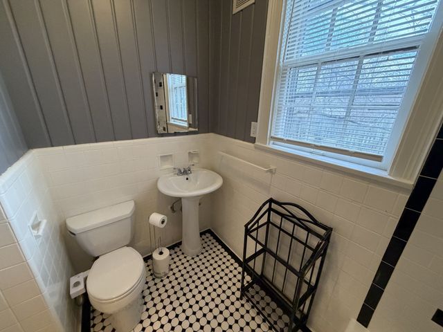 1106 Kenwood Dr, Nashville, TN 37216