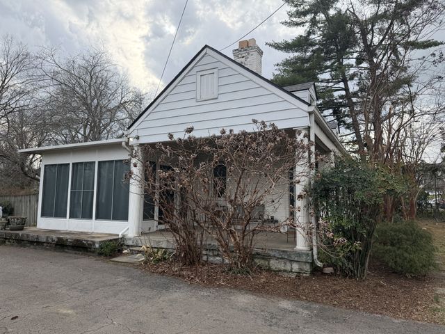 1106 Kenwood Dr, Nashville, TN 37216