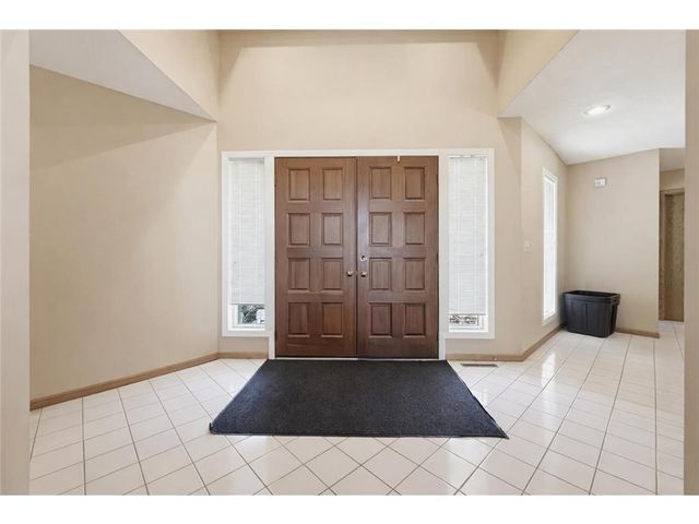 8992 Hidden Meadow Road, Woodbury, MN 55125