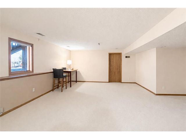 8992 Hidden Meadow Road, Woodbury, MN 55125