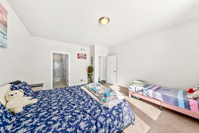 W218N16074 Tiger Lily DRIVE, Jackson, WI 53037