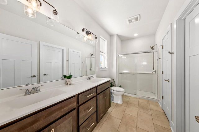 W218N16074 Tiger Lily DRIVE, Jackson, WI 53037