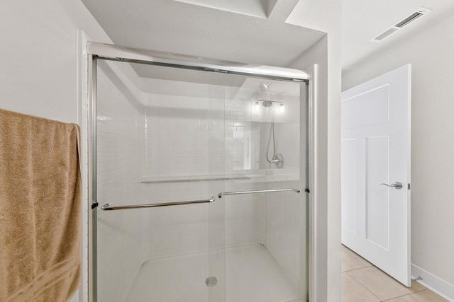 W218N16074 Tiger Lily DRIVE, Jackson, WI 53037