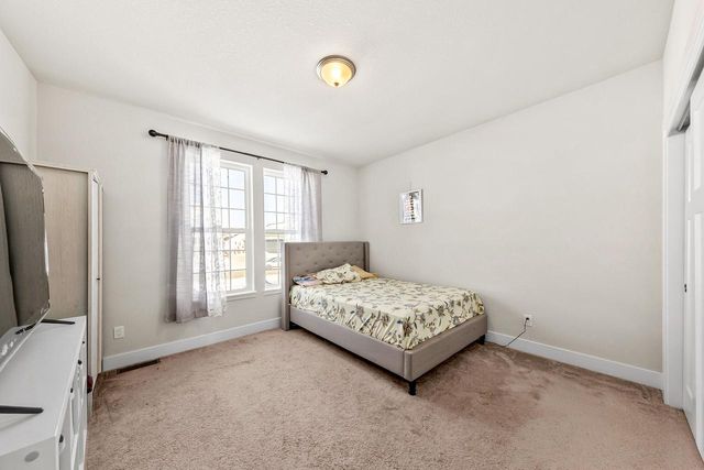 W218N16074 Tiger Lily DRIVE, Jackson, WI 53037