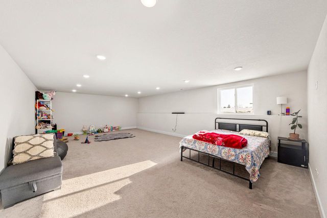 W218N16074 Tiger Lily DRIVE, Jackson, WI 53037