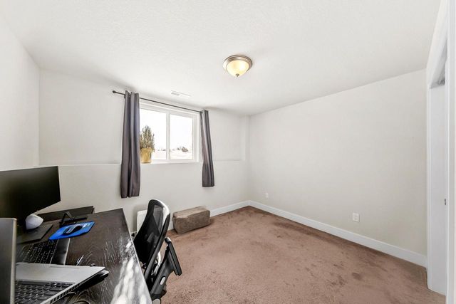 W218N16074 Tiger Lily DRIVE, Jackson, WI 53037