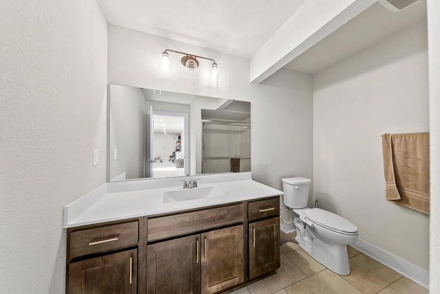 W218N16074 Tiger Lily DRIVE, Jackson, WI 53037