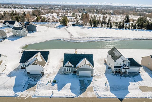 W218N16074 Tiger Lily DRIVE, Jackson, WI 53037