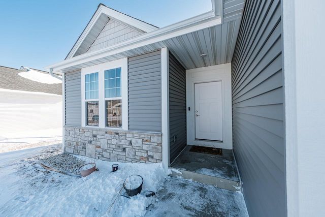 W218N16074 Tiger Lily DRIVE, Jackson, WI 53037