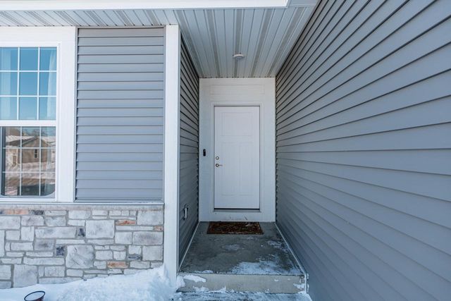 W218N16074 Tiger Lily DRIVE, Jackson, WI 53037