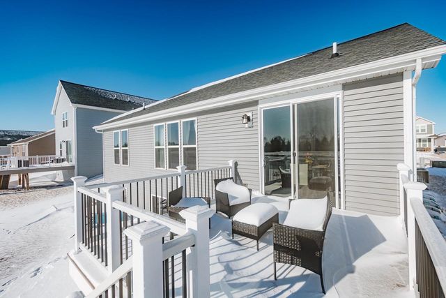 W218N16074 Tiger Lily DRIVE, Jackson, WI 53037