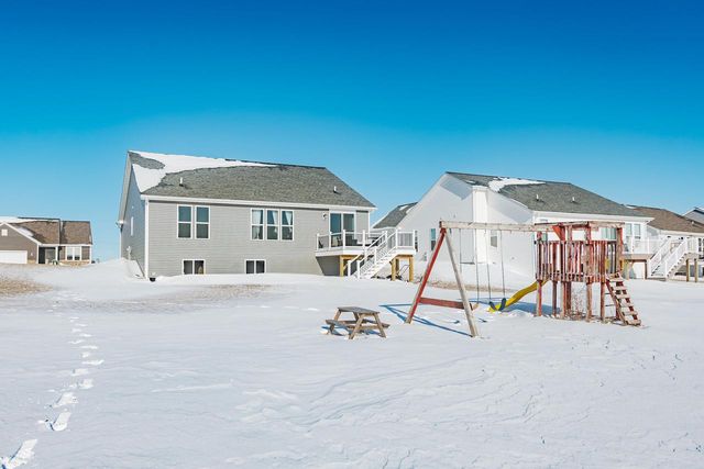 W218N16074 Tiger Lily DRIVE, Jackson, WI 53037