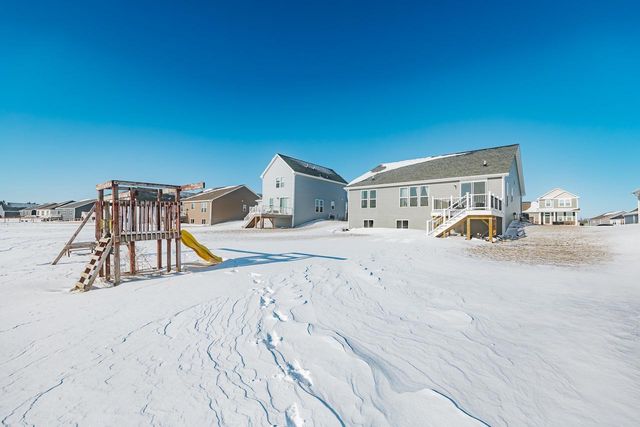 W218N16074 Tiger Lily DRIVE, Jackson, WI 53037