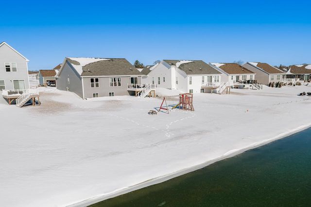 W218N16074 Tiger Lily DRIVE, Jackson, WI 53037