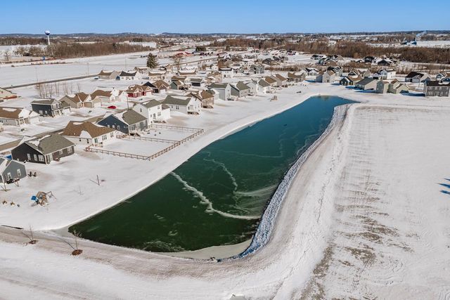 W218N16074 Tiger Lily DRIVE, Jackson, WI 53037