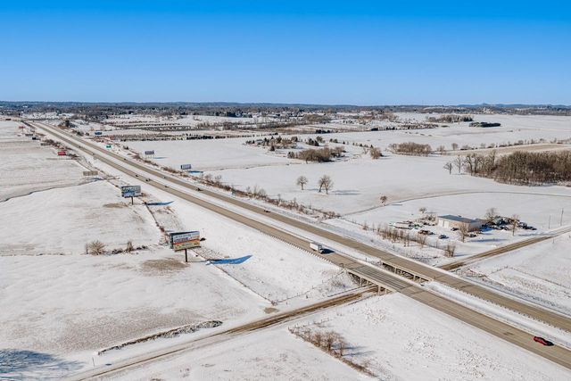 W218N16074 Tiger Lily DRIVE, Jackson, WI 53037