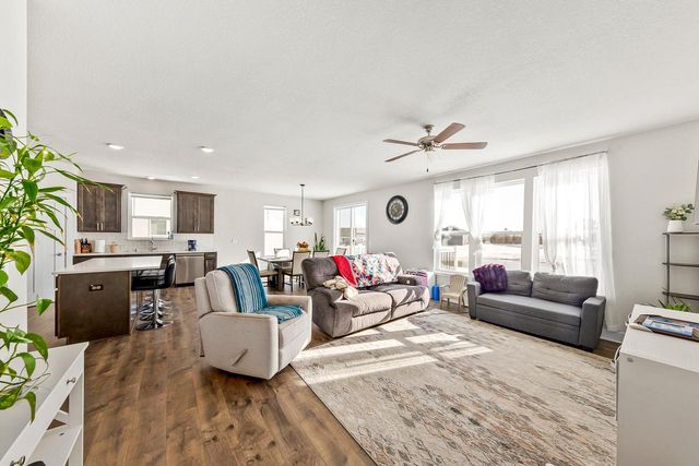 W218N16074 Tiger Lily DRIVE, Jackson, WI 53037