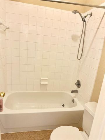 3723 Tumbling Falls Drive, Manvel, TX 77578